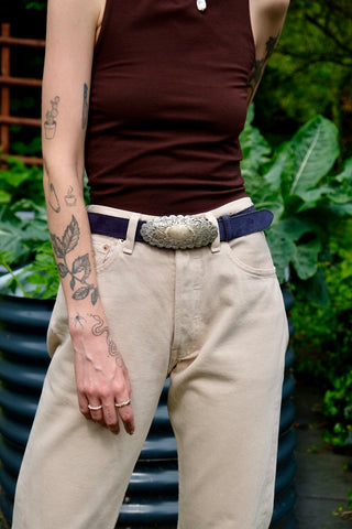 Dunkelblauer 90s Gürtel im Western-Stil made in Germany aus Echtleder, tragbar von einer L bis XL (Gürtelgröße 95) – bitte Maße beachten