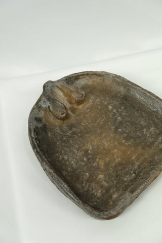 Die Handmade Schale Adea ist vielseitig verwendbar – zum Beispiel als Schmuckschale (nicht wasserdicht).