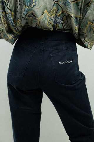 90s Roccobarocco Jeans in dunkelblauer Waschung mit hoher Taille und klassischem Momfit – made in Italy