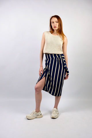 hochwertiger 80s/90s High Waist Wickelrock aus reiner Seide mit Blockstreifen-Muster in Dunkelblau und Creme/Beige – ideal für eine heutige XS und ein absolutes Highlight