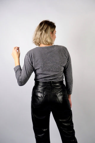Glitzerndes, quer geripptes 90s Shirt in Grau/Silber mit Rundhalsausschnitt und ¾-Ärmeln – Größe L/XL