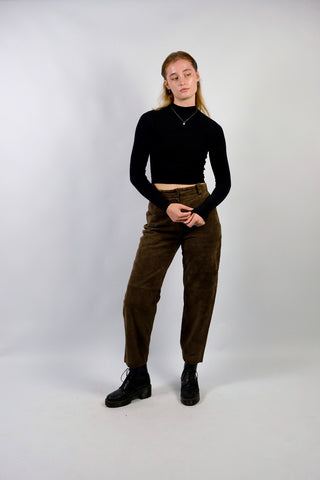 Dunkelbraune, hochwertige 90s High Waist Hose aus Veloursleder in tollem Zustand mit Futter aus reiner Viskose – ideal für eine S und ein absolutes Highlight