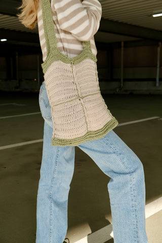 90s Handmade Stricktasche in Hellgrün und Creme