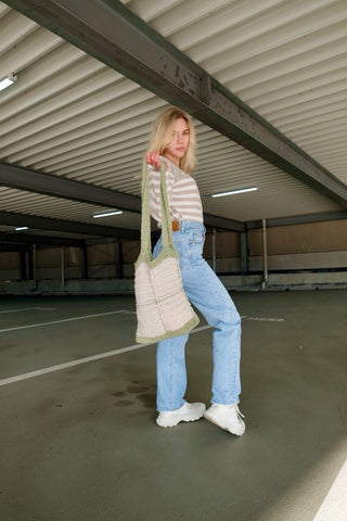 90s Handmade Stricktasche in Hellgrün und Creme