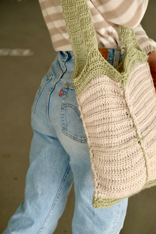 90s Handmade Stricktasche in Hellgrün und Creme