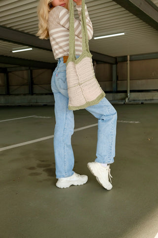 90s Handmade Stricktasche in Hellgrün und Creme