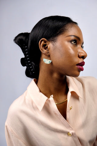 Acryl Ohrringe mit geometrischem Anhänger