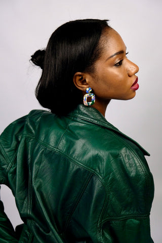 Polymer Clay Ohrringe in geometrischer Form.