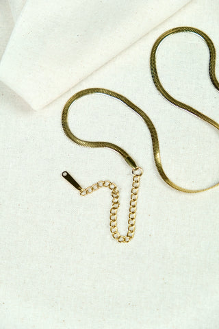 Preloved (Secondhand) Schlangenkette aus vergoldetem Edelstahl – längenverstellbar und ideal für Layering geeignet