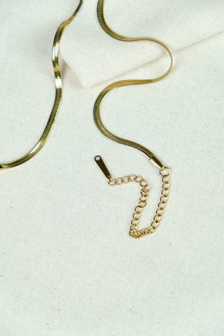 Preloved (Secondhand) Schlangenkette aus vergoldetem Edelstahl – längenverstellbar und ideal für Layering geeignet