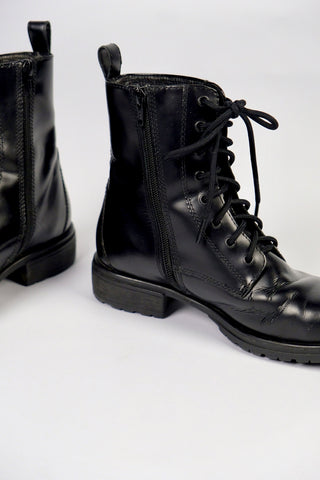 schwarze Boots zum Schnüren aus echtem Glattleder von der Marke Vagabond in Größe 37 - ein absolutes Highlight in gepflegtem gebrauchten Zustand