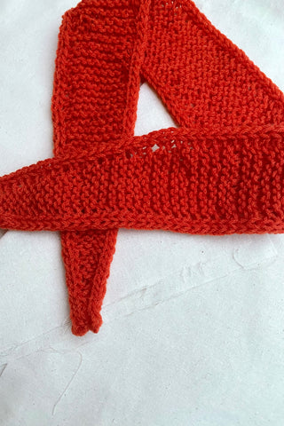 Handmade Minischal aus 70er Jahre Acryl-Garn in Orange.