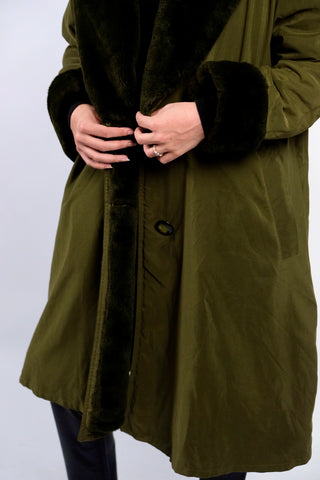 Vintage 80s Penny Lane Trenchcoat mit Kunstpelzfutter Oliv - S/M
