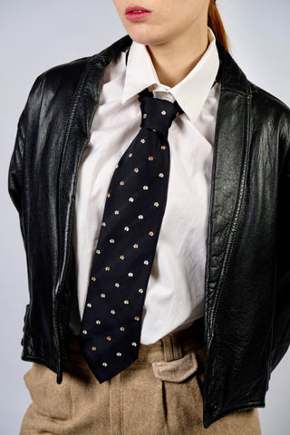 Schwarze 80s/90s Krawatte aus reiner Seide mit Blümchenmuster in Beige/Creme und Bronze