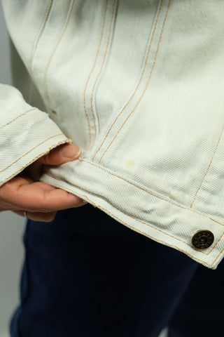 80s/90s Jeansjacke in hellblauer, fast weißer Waschung – mit tollem Rückendesign (wie ein Backpatch) – unisex tragbar (Herren M, Damen L)