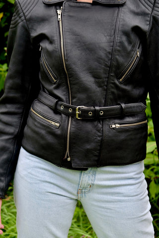 Hochwertige, schwarze 80s/90s Biker Lederjacke in schwerer und dicker Qualität – unisex tragbar (Herren M, Damen L und ideal für große Körpergrößen) – ein absolutes Highlight