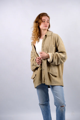 90s Hemdjacke made in Italy aus echtem Veloursleder in sandigem Beige – Größe XL und unisex tragbar