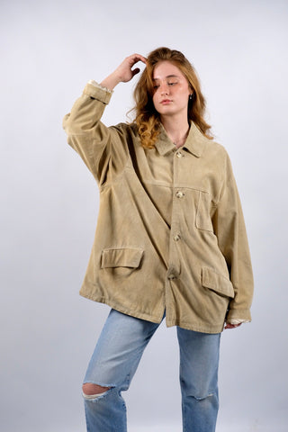 90s Hemdjacke made in Italy aus echtem Veloursleder in sandigem Beige – Größe XL und unisex tragbar