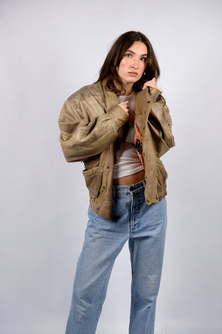 Graubraune 80s/90s Bomberjacke made in Italy aus echtem Leder mit toller Maserung – unisex tragbar: Herren S/M, für Damen empfehlen wir die Jacke einer M – ein absolutes Highlight