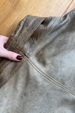 Graubraune 80s/90s Bomberjacke made in Italy aus echtem Leder mit toller Maserung – unisex tragbar: Herren S/M, für Damen empfehlen wir die Jacke einer M – ein absolutes Highlight