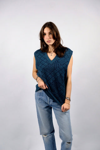 80s/90s Pullunder in Petrol mit V-Kragen und geometrischem Strickmuster in Dunkelblau – unisex tragbar (Herren M, Damen ca. M/L)