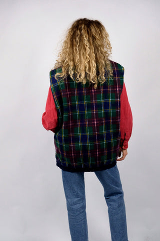 90s Wendeweste mit Eingrifftaschen – karierter Fleecestoff auf der einen Seite, dunkelblaues, glattes Material auf der anderen Seite – unisex tragbar (Herren L, Damen L/XL)