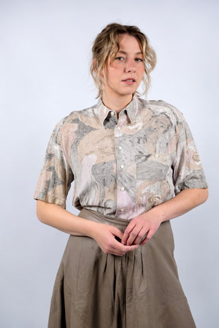 80s/90s Viskose Hemd mit tollem Crazy Pattern Print in Grau, Beige/Hellbraun, Altrosa und Weiß – unisex tragbar: Herren M, Damen M/L – ein absolutes Highlight