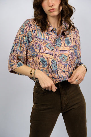 90s Hemd made in Italy aus reiner Viskose mit floralem Boho Crazy Pattern Print in Pfirsich, Mauve, Mintgrün, Blau, Weiß und Schwarz – unisex tragbar: Herren ca. heutige M, Damen L, eignet sich aber auch für oversized Looks an kleineren Größen – ein absolutes Highlight