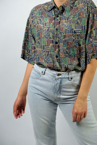 90s Hemd aus reiner Seide mit Crazy Pattern Print in gedeckten Farben (Blau, Beige, Mauve/Beere und Grün), unisex tragbar: Herren L/XL, Damen XXL – ein absolutes Highlight