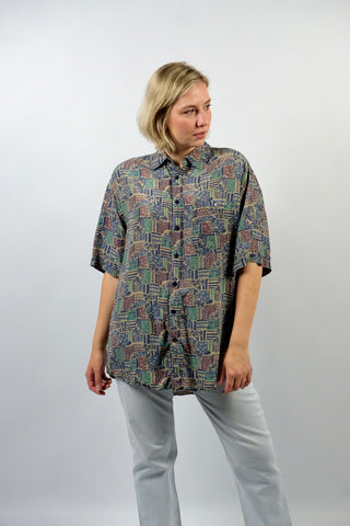 90s Hemd aus reiner Seide mit Crazy Pattern Print in gedeckten Farben (Blau, Beige, Mauve/Beere und Grün), unisex tragbar: Herren L/XL, Damen XXL – ein absolutes Highlight