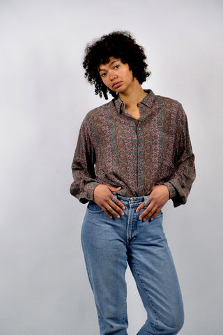 90s Hemd aus reiner, wertiger Viskose mit tollem Boho Print in gedecktem Dunkelgrün, Rot, Pink/Rosa, Oliv, Türkis und Weiß – unisex tragbar: Herren M, Damen M/L und ein absolutes Highlight