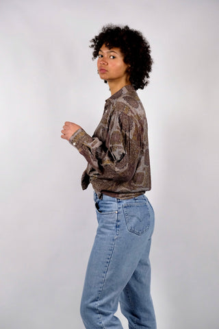 80s/90s Hemd aus reiner, leichter Viskose mit tollem Boho/Paisley Crazy Pattern Print in gedecktem Grau, Braun, Ocker, und Weinrot/Aubergine – unisex tragbar: Herren M, Damen M/L und ein absolutes Highlight