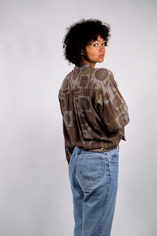 80s/90s Hemd aus reiner, leichter Viskose mit tollem Boho/Paisley Crazy Pattern Print in gedecktem Grau, Braun, Ocker, und Weinrot/Aubergine – unisex tragbar: Herren M, Damen M/L und ein absolutes Highlight