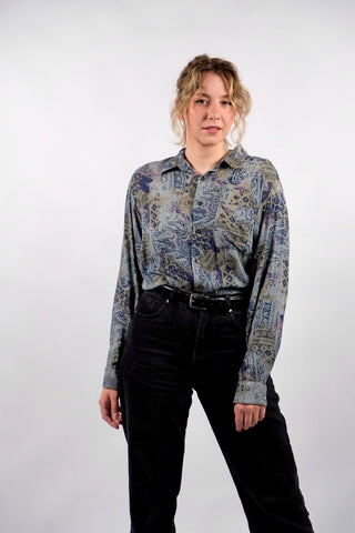 80s/90s Hemd aus reiner Viskose mit Boho Crazy Pattern Print in gedecktem Mintblau, Dunkelblau, Altrosa/Mauve, Oliv und Schwarz – unisex von einer L bis XL tragbar und ideal für größere Körpergrößen – ein absolutes Highlight