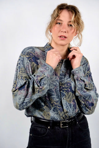 80s/90s Hemd aus reiner Viskose mit Boho Crazy Pattern Print in gedecktem Mintblau, Dunkelblau, Altrosa/Mauve, Oliv und Schwarz – unisex von einer L bis XL tragbar und ideal für größere Körpergrößen – ein absolutes Highlight