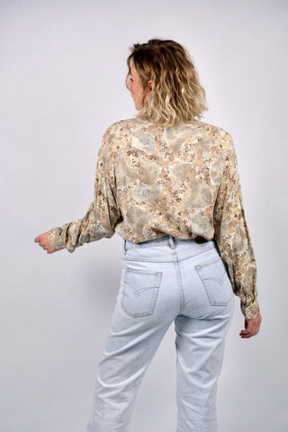 90s Hemd made in Italy aus reiner Viskose mit Crazy Pattern Print in tollen Farben (Graugrün/Salbei, Pistazie und Altrosa-Terracotta) – unisex tragbar: ideal für eine heutige Herren-L oder Damen-L/XL und für große Körpergrößen zu empfehlen – ein absolutes Highlight