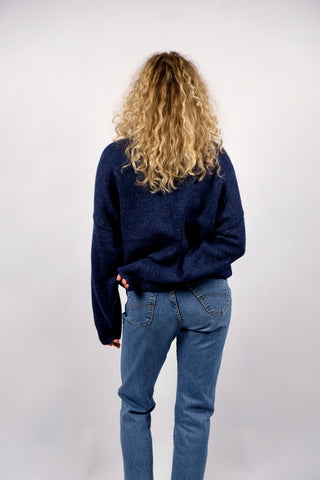 80s/90s Pullover mit Rundhalskragen und abstrakt-geometrischem Muster in Dunkelblau, Blau, Dunkelrot, Dunkelgrün/Oliv, Senf und Beige/Creme – Größe XL und unisex tragbar – ein absolutes Highlight
