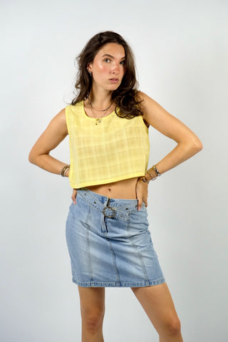 Bauchfreies 90s Top in hellem Gelb mit zartem Karomuster – von uns gecropped – tragbar von XS bis S