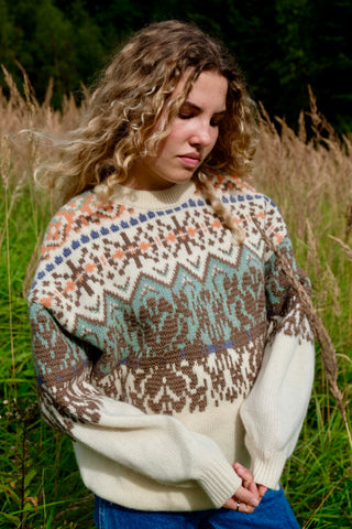 Hochwertiger, locker geschnittener 90s Pullover mit Rundhalskragen von der exklusiven Marke Stefanel made in Italy, aus Wollmischung mit Alpaka-Anteil, mit tollem Norwegermuster in Creme, Mint, Braun, Blau und Orange – Größe M – ein seltenes Fundstück und Marken-Highlight