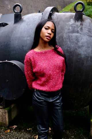 80s/90s Handmade Wollpullover aus tollem Glitzerstrick in Pink, eher kürzerer Schnitt mit leicht eckigem U-Boot-Kragen – tragbar von einer XS bis S – ein wahres Unikat und absolutes Highlight