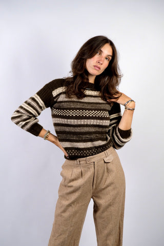 Handmade 80s/90s Wollpullover mit U-Boot-Ausschnitt, leichten Ballonärmeln und Streifen-Strickmuster in Dunkelbraun, Creme und Graubraun/Taupe – Achtung, fällt sehr klein aus (ca. wie XXS, bitte Maße beachten)