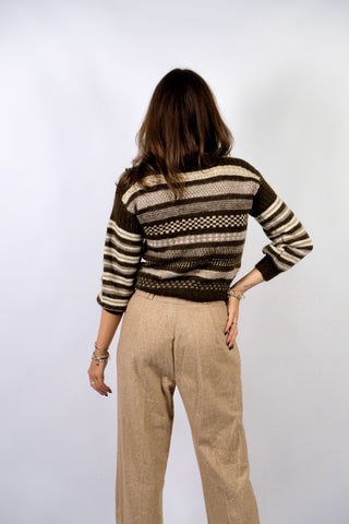 Handmade 80s/90s Wollpullover mit U-Boot-Ausschnitt, leichten Ballonärmeln und Streifen-Strickmuster in Dunkelbraun, Creme und Graubraun/Taupe – Achtung, fällt sehr klein aus (ca. wie XXS, bitte Maße beachten)