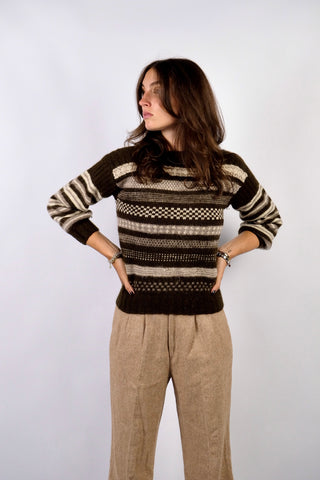 Handmade 80s/90s Wollpullover mit U-Boot-Ausschnitt, leichten Ballonärmeln und Streifen-Strickmuster in Dunkelbraun, Creme und Graubraun/Taupe – Achtung, fällt sehr klein aus (ca. wie XXS, bitte Maße beachten)