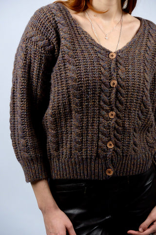 80s/90s Handmade Cardigan in kurzem Schnitt mit V-Kragen und ¾-Ärmeln – meliert in Lila, Blaugrau und Rost/Hellbraun – ideal für eine heutige XS und ein absolutes Highlight