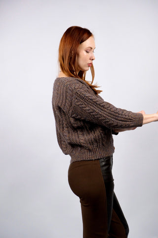 80s/90s Handmade Cardigan in kurzem Schnitt mit V-Kragen und ¾-Ärmeln – meliert in Lila, Blaugrau und Rost/Hellbraun – ideal für eine heutige XS und ein absolutes Highlight