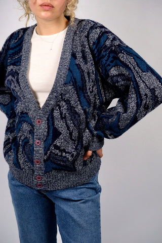 Melierter 80s/90s Cardigan mit Crazy Pattern in Blautönen, entspricht ca. einer heutigen S/M und unisex tragbar