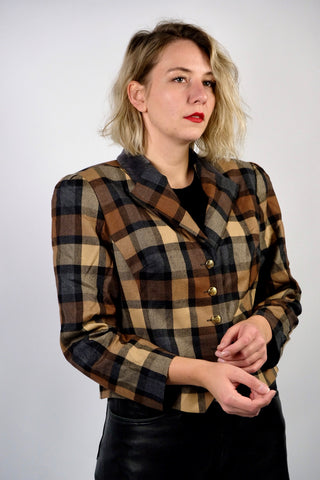 Hochwertiger 80s Blazer mit Karomuster in Grau, Beige, Braun und Schwarz sowie Samt am Kragen, toller cropped Schnitt mit leichten Puffärmeln und hübschen goldenen Knöpfen – ideal für eine heutige L und ein absolutes Highlight