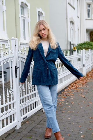 80s/90s Samtblazer in Petrol mit tollem Strukturmuster – tragbar von einer XS bis M je nach gewünschter Passform und ein absolutes Highlight