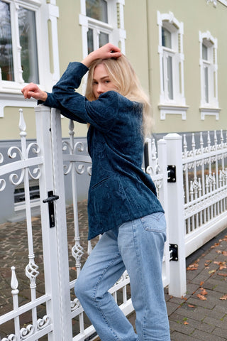 80s/90s Samtblazer in Petrol mit tollem Strukturmuster – tragbar von einer XS bis M je nach gewünschter Passform und ein absolutes Highlight