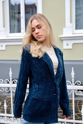 80s/90s Samtblazer in Petrol mit tollem Strukturmuster – tragbar von einer XS bis M je nach gewünschter Passform und ein absolutes Highlight